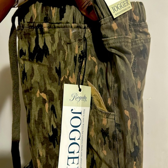 New Joggers Camo - Picture 1 of 1